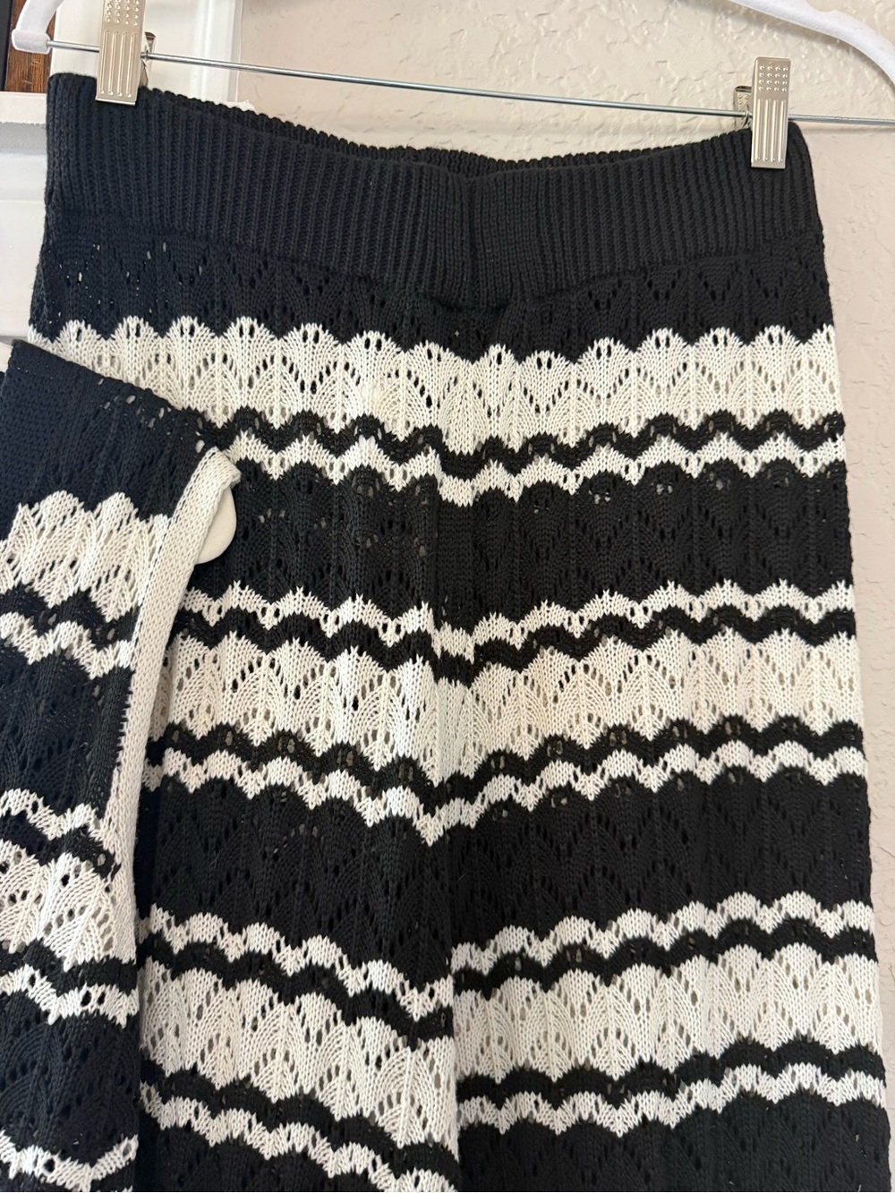 NWOT Women's Black & White Striped Knit coverup Set - Picture 7 of 8